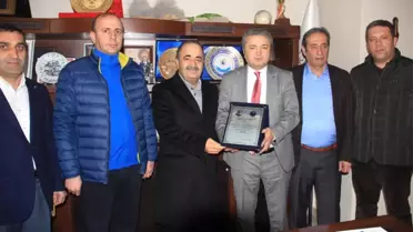 Başkan Taş'tan İş Adamı Akgöl'e Teşekkür Plaketi