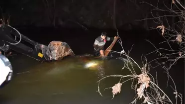 Balıkesir'de Otomobil Dereye Devrildi: 2 Ölü, 1 Yaralı