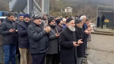 Devrilen Dolabın Altında Ölen 3 Yaşındaki Çocuk Toprağa Verildi