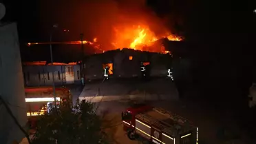 Adana'da Kereste Atölyesinde Yangın