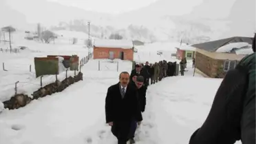 Muş Valisi Yavuz Köylerde