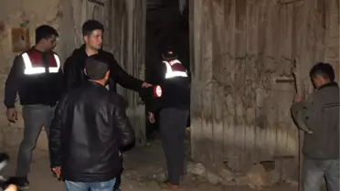 Evinde Darbedilen Yaşlı Adam Öldü, Eşi Yaralandı