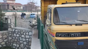 Kamyonla Çarpışan Otomobilde Can Pazarı: 7 Yaralı