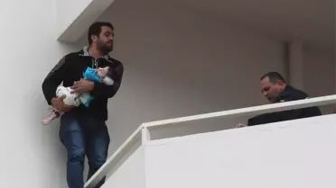 İntihara Kalkışan Babanın Kucağındaki Bebeğe Adana Valisi Sahip Çıktı