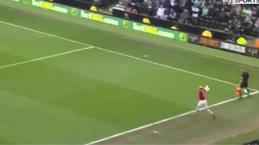 Barnsley Forması Giyen Marc Roberts Attığı Müthiş Taçla Asist Yaptı