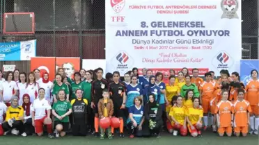 Kadınlar Şiddete Dikkat Çekmek İçin Futbol Oynadı