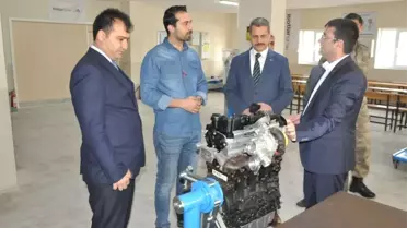 Besni İlçe Kaymakamı Gencer'den Okullara Ziyaret