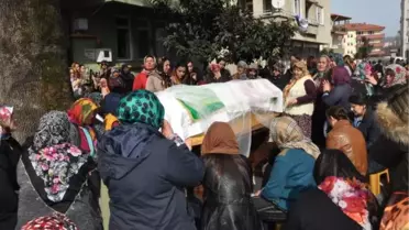 Otomobilin Kaldırımdaki Yayanın Üzerine Devrilmesi