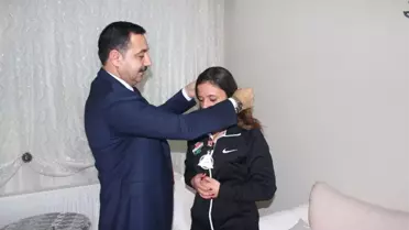 Yarış Yerine İyiliği Tercih Eden Beyza'ya Onur Ödülü