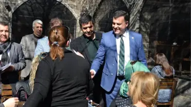 CHP'liler Diyarbakır'da 'Neden Hayır' Broşürleri Dağıttı