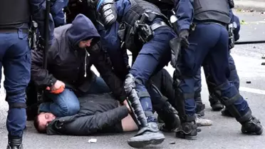 Fransa'da Polisin Copla Cinsel Saldırısı