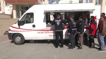 Gönüllü Öğrenciler Depremzedelerin Yaralarını Sarıyor