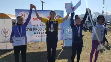 3 Bin Metre Krosta Türkiye Şampiyonu Ruken Tek Oldu