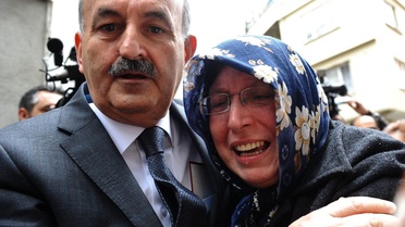Otobüs Kazasında Ölen Genç Kadın İkizini Yalnız Bıraktı
