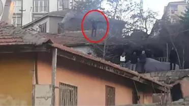 Kimlik Kontrolünden Kaçan Şüpheli, Çatıya Çıkıp Kafasına Silah Dayadı