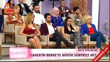 Esra Erol - Caner'den Nişanlısı Berke'ye Canlı Yayında Büyük Sürpriz!