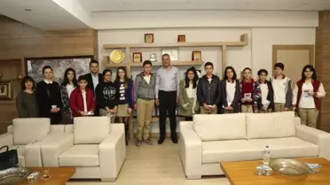 Ortaokul Öğrencileri Park Temizliğine Talip Oldu