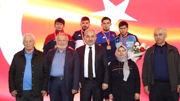 Yaşar Doğu Turnuvası Fırtına Gibi Başladı