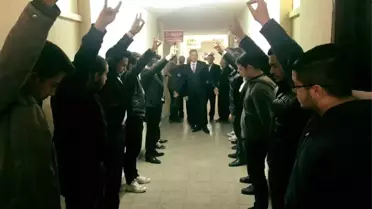 AK Partili Vekil Babaoğlu, Bozkurt Selamı İle Karşılandı! Sosyal Medyada Gündem Oldu