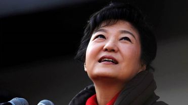 Güney Kore Devlet Başkanı Park Geun-hye Görevden Alındı