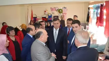 İvrindi'de Halk Eğitimi Merkezi 140 Kurs Açtı