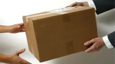 Kuryenin Bıraktığı Paketten Cinsel İlişki Oyuncağı Çıktı!