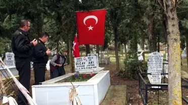 Salihli'de Komutanlar Şehit Ailelerinin Yanında