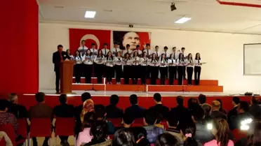 Sarıgöllü Öğrenciler Mehmet Akif'i Andı