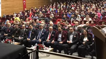 İstiklal Marşı'na Coşkulu Kutlama