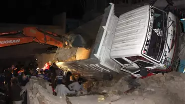 Kamyon Evin Üstüne Devrildi: 7 Ölü
