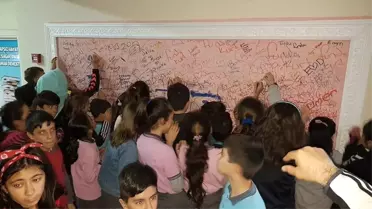 Okulda 'Düşünceni Dök Duvarı'