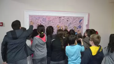 Düşünceni Dök Duvarı' Öğrencilerin Dert Ortağı Oldu