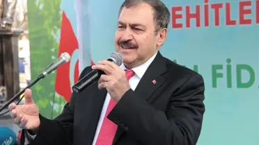 Orman ve Su İşleri Bakanı Veysel Eroğlu Sarıyer'de Fidan Dağıttı