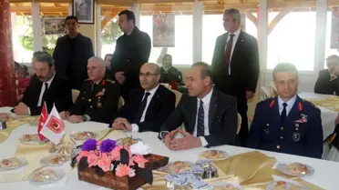 Kahramanlar Dualarla Anıldı
