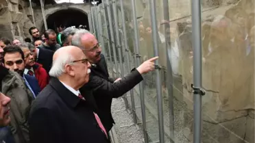 Bakan Avcı, Basmane'deki Tarihi Mekanları Gezdi (3)