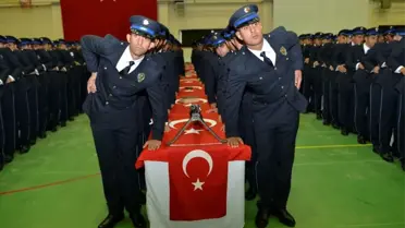 Diyarbakır Valisi Aksoy, Yeni Mezun Olan Polislere 'Gaffar Okkan'ı Örnek Gösterdi