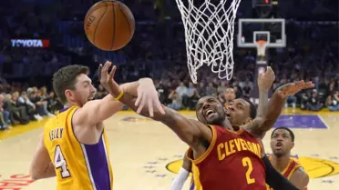 Cavaliers Play-off'ları Garantiledi