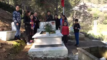 Koçarlı'da Öğrenciler Şehit Ailesini Ziyaret Etti