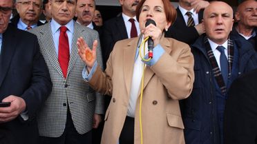 Dha İstanbul - Akşener: Bahçeli 2019'da Cumhurbaşkanlığına Aday Olursa Söz Veriyorum Benim Oyum Ona