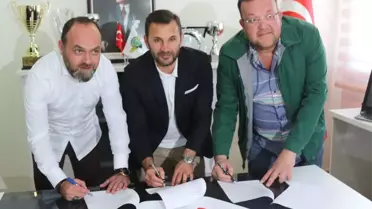 Akhisar'da Okan Buruk İmzayı Attı