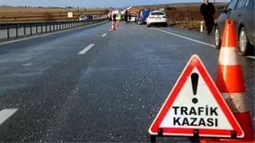 Balıkesir'de Motosiklet Devrildi: 1 Ölü, 1 Yaralı