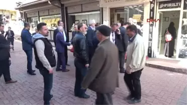 Bolu'ya Gelen Ümit Özdağ'ı Ülkücü Grup Protesto Etti