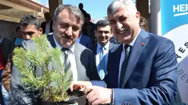 'Bir Fidan Verelim, Yeşil Geleceğe Ortak Ol' Projesiyle Fidan Dağıtıldı