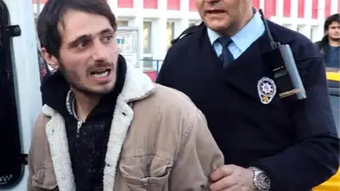 Eşine Küfrettiğini İddia Ettiği Arkadaşını Öldürdü