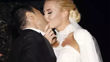 Serdar Ortaç ve Chloe Loughnan Çifti Bebek Bekliyor