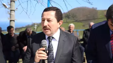 Vali Halkın Arasında
