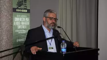 Yazar Şentürk, Malkoçoğlu'nun Paratoner Bir Kahraman Olduğunu Anlattı
