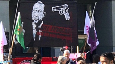 İsviçre'den Erdoğan'ı Hedef Gösteren Pankarta Soruşturma