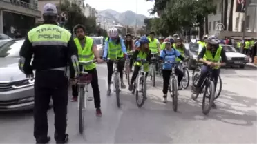 Obeziteye Dikkati Çekmek Için Pedal Çevirdiler
