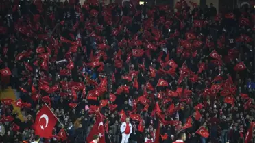 Eskişehirli Futbolseverler Milli Maça Yoğun Ilgi Gösterdi